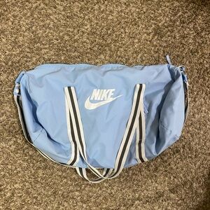 Nike gym duffel bag
